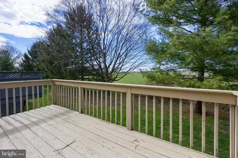 Exterior - 66 Farmview Ln, Lititz, PA 17543 photo 4 of 5