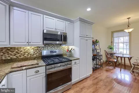 Kitchen - 66 Farmview Ln, Lititz, PA 17543 photo 4 of 6