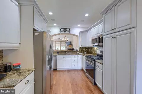 Kitchen - 66 Farmview Ln, Lititz, PA 17543 photo 1 of 6