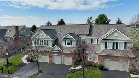 Exterior - 66 Farmview Ln, Lititz, PA 17543 photo 2 of 5