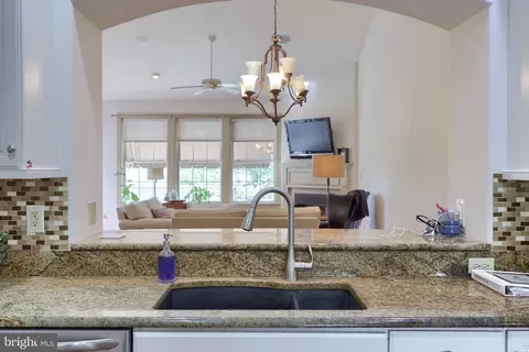 Kitchen - 66 Farmview Ln, Lititz, PA 17543 photo 5 of 6