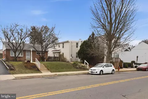 826 Saint Joseph St, Lancaster, PA 17603