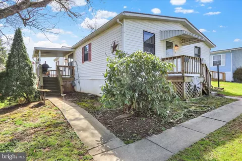203 Greyfield Dr, Lancaster, PA 17603