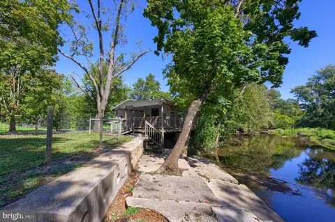Exterior - 283 Skyview Ln, Lititz, PA 17543 photo 9 of 13