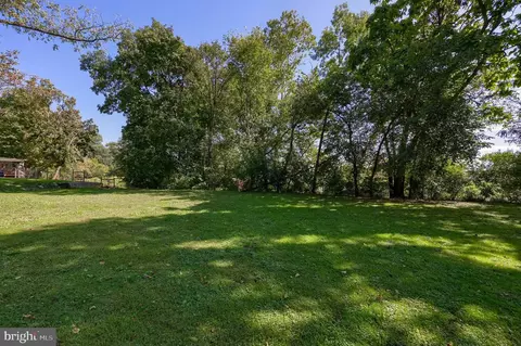 Exterior - 283 Skyview Ln, Lititz, PA 17543 photo 6 of 13
