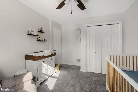 Bedroom - 646 W Brubaker Valley Rd, Lititz, PA 17543 photo 4 of 6
