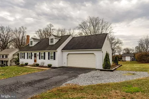 Exterior - 646 W Brubaker Valley Rd, Lititz, PA 17543 photo 1 of 11