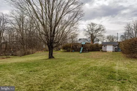 Exterior - 646 W Brubaker Valley Rd, Lititz, PA 17543 photo 9 of 11