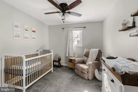 Bedroom - 646 W Brubaker Valley Rd, Lititz, PA 17543 photo 3 of 6
