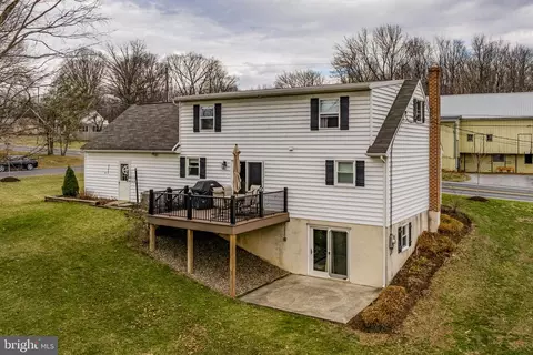 Exterior - 646 W Brubaker Valley Rd, Lititz, PA 17543 photo 5 of 11