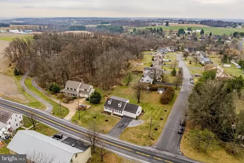 View/Area - 646 W Brubaker Valley Rd, Lititz, PA 17543 photo 2 of 6