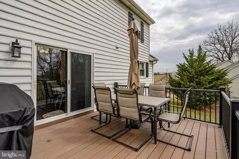 Exterior - 646 W Brubaker Valley Rd, Lititz, PA 17543 photo 8 of 11