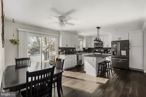 Kitchen - 646 W Brubaker Valley Rd, Lititz, PA 17543 photo 3 of 3