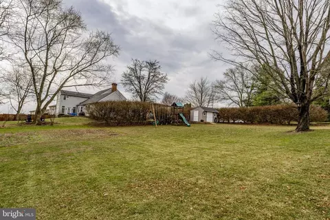 Exterior - 646 W Brubaker Valley Rd, Lititz, PA 17543 photo 10 of 11