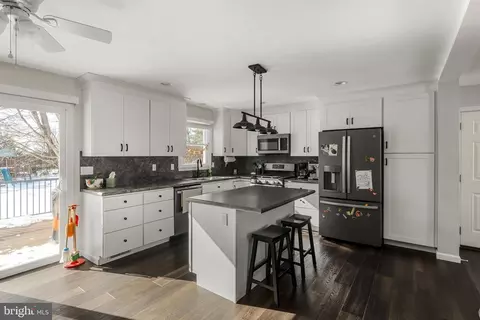 Kitchen - 646 W Brubaker Valley Rd, Lititz, PA 17543 photo 1 of 3