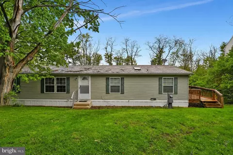 902 Ivy Ln, Ephrata, PA 17522