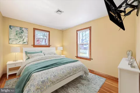 Bedroom - 211 Noble St, Lititz, PA 17543 photo 1 of 3