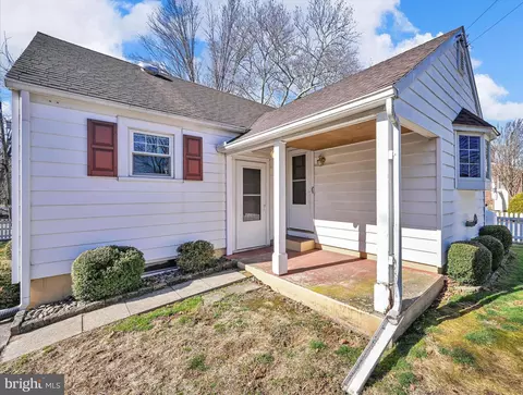 Exterior - 211 Noble St, Lititz, PA 17543 photo 3 of 7