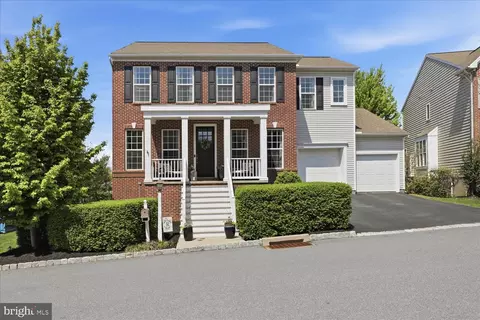 15 Tallgrass Path, Lancaster, PA 17602
