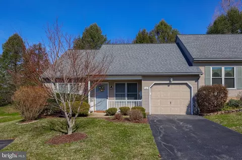 30 Knollwood Rd, Millersville, PA 17551