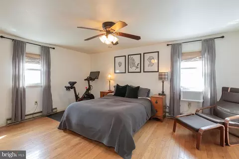 Bedroom - 45 Plum St, Lititz, PA 17543 photo 2 of 10