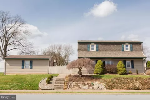 Exterior - 45 Plum St, Lititz, PA 17543 photo 2 of 19