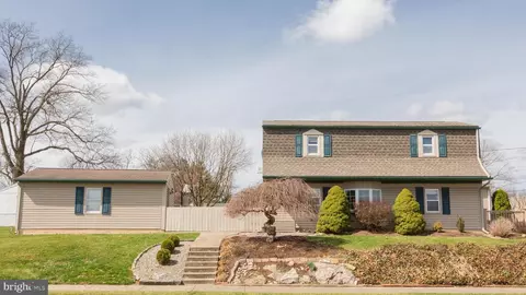 45 Plum St, Lititz, PA 17543