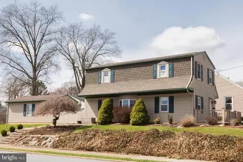 Exterior - 45 Plum St, Lititz, PA 17543 photo 7 of 19