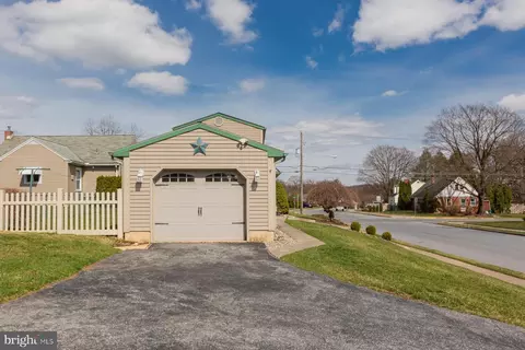 Exterior - 45 Plum St, Lititz, PA 17543 photo 14 of 19