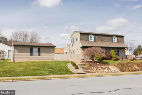 Exterior - 45 Plum St, Lititz, PA 17543 photo 8 of 19