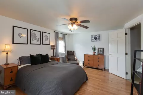 Bedroom - 45 Plum St, Lititz, PA 17543 photo 3 of 10