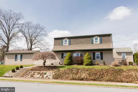 Exterior - 45 Plum St, Lititz, PA 17543 photo 3 of 19