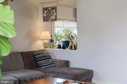 Entry Way - 45 Plum St, Lititz, PA 17543 photo 6 of 9