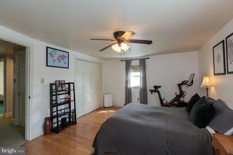 Bedroom - 45 Plum St, Lititz, PA 17543 photo 6 of 10