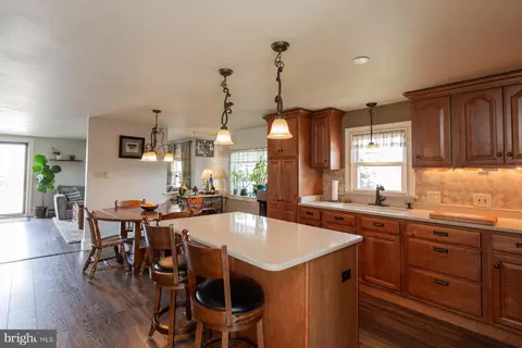 Kitchen - 45 Plum St, Lititz, PA 17543 photo 3 of 15