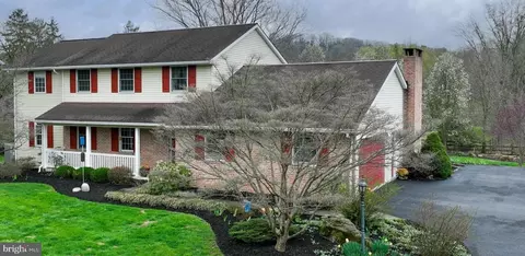 412 Wetherburn Dr, Lancaster, PA 17601
