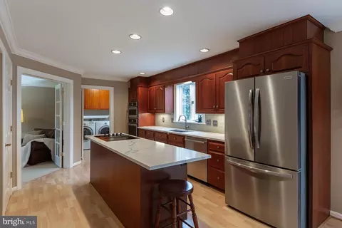 Kitchen - 537 Randolph Dr, Lititz, PA 17543 photo 2 of 8