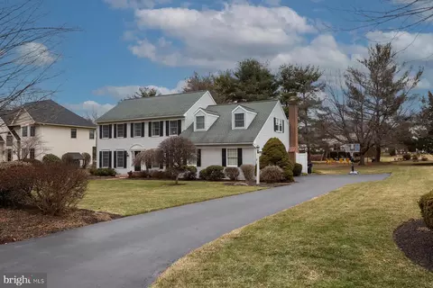 Exterior - 537 Randolph Dr, Lititz, PA 17543 photo 3 of 11