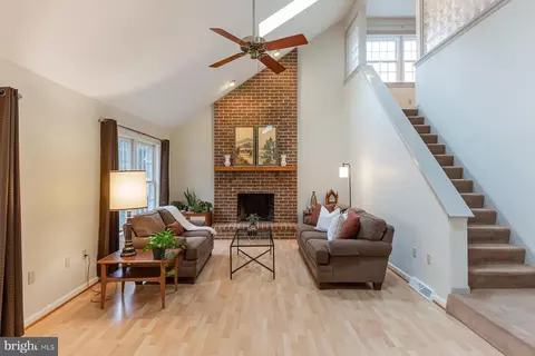 Living - 537 Randolph Dr, Lititz, PA 17543 photo 1 of 3