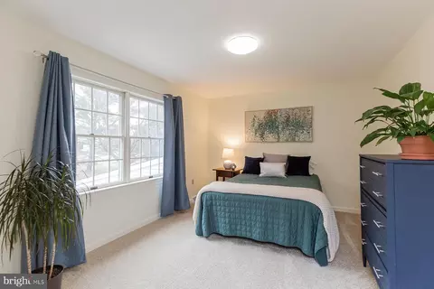 Bedroom - 537 Randolph Dr, Lititz, PA 17543 photo 4 of 6