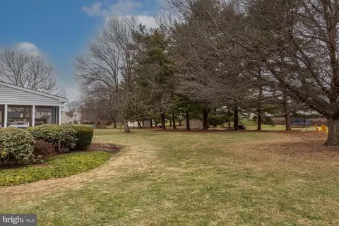 Exterior - 537 Randolph Dr, Lititz, PA 17543 photo 8 of 11