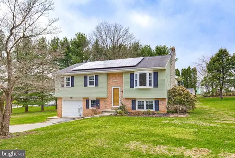 662 Bedington Cir, Manheim, PA 17545