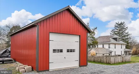 Exterior - 301 E Meadow Valley Rd, Lititz, PA 17543 photo 7 of 8