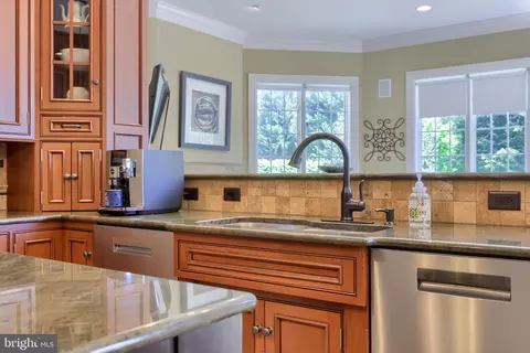 Kitchen - 388 Wheatfield Dr, Lititz, PA 17543 photo 3 of 7