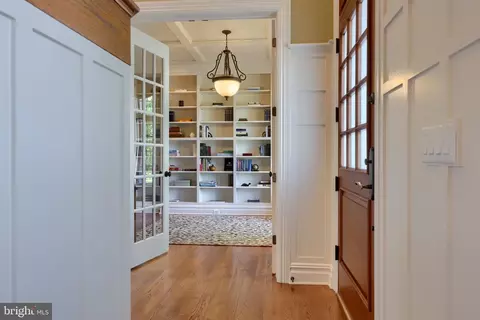 Entry Way - 388 Wheatfield Dr, Lititz, PA 17543 photo 4 of 13