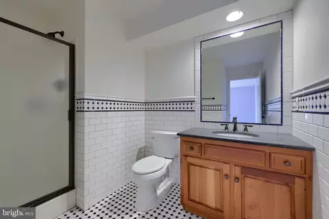 Bath - 388 Wheatfield Dr, Lititz, PA 17543 photo 7 of 9