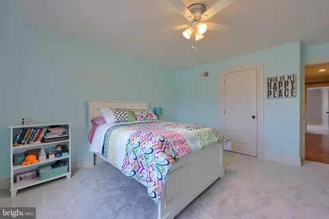 Bedroom - 388 Wheatfield Dr, Lititz, PA 17543 photo 5 of 7