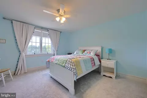 Bedroom - 388 Wheatfield Dr, Lititz, PA 17543 photo 4 of 7