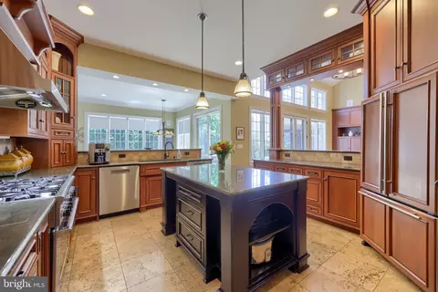 Kitchen - 388 Wheatfield Dr, Lititz, PA 17543 photo 5 of 7