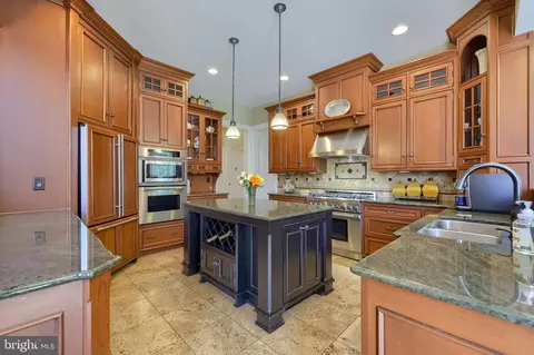 Kitchen - 388 Wheatfield Dr, Lititz, PA 17543 photo 1 of 7